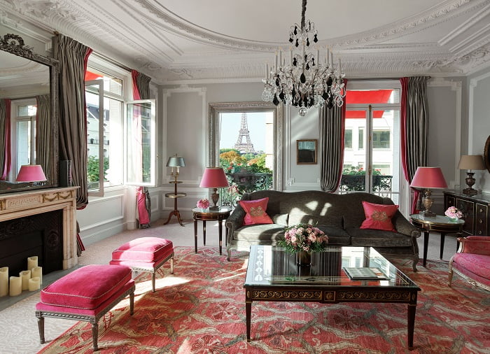 hotel-suite-romantic-holidays-paris