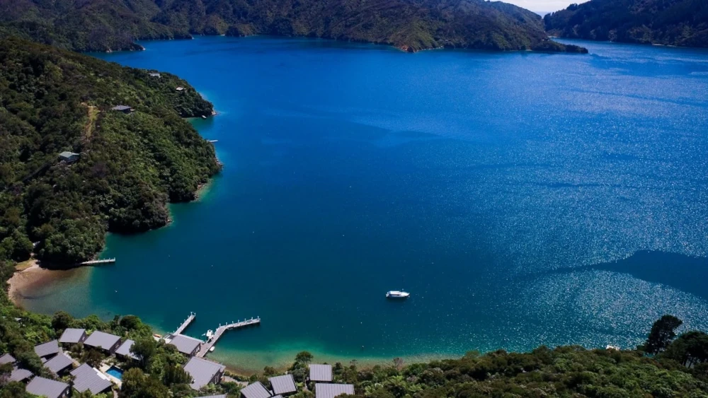 stunning-new-zealand-hotel-views