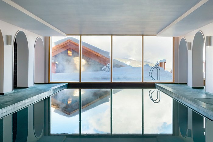 luxury-skiing-hotels-france