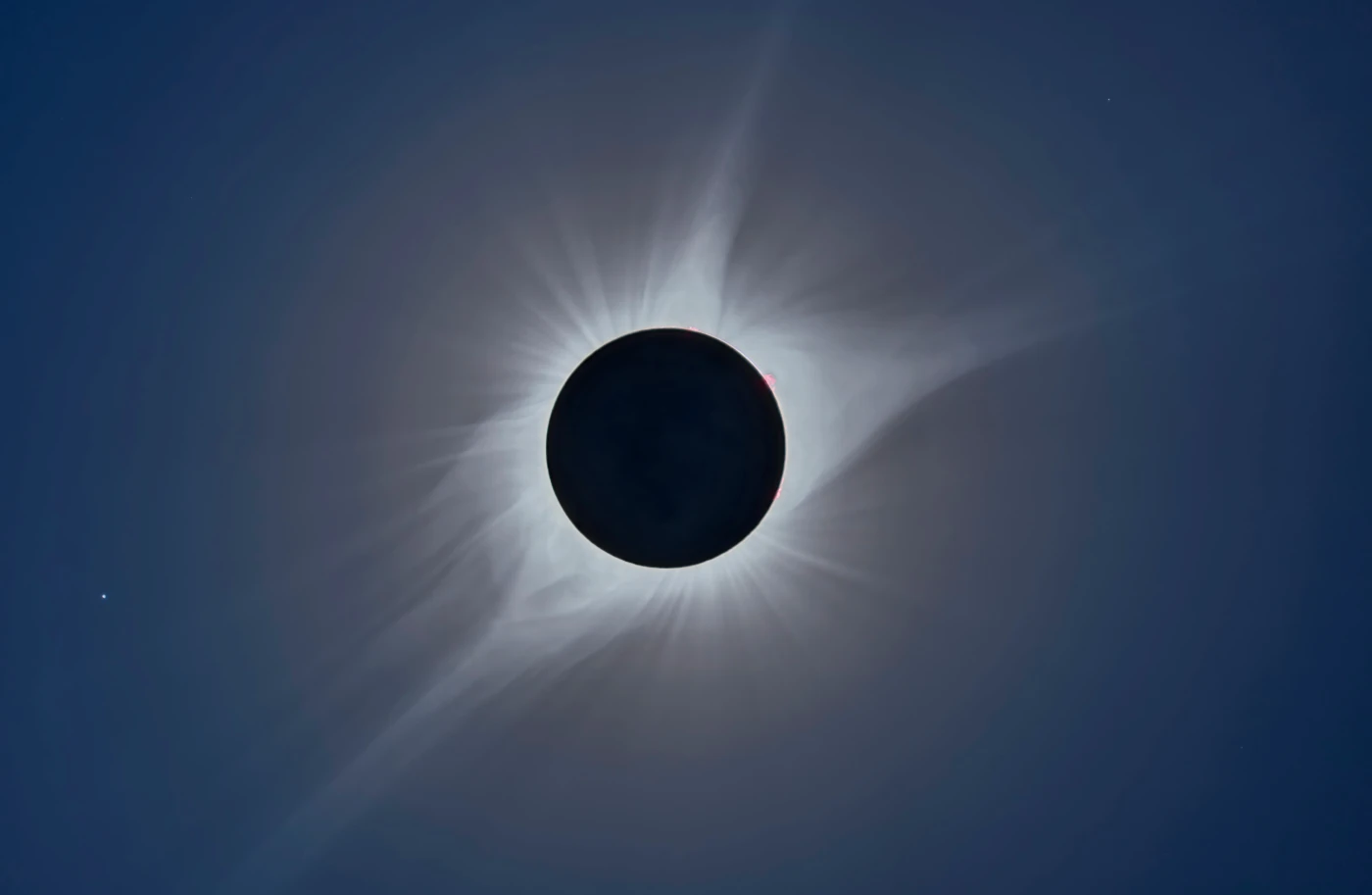 solar-eclipse-experience-cruise-luxury